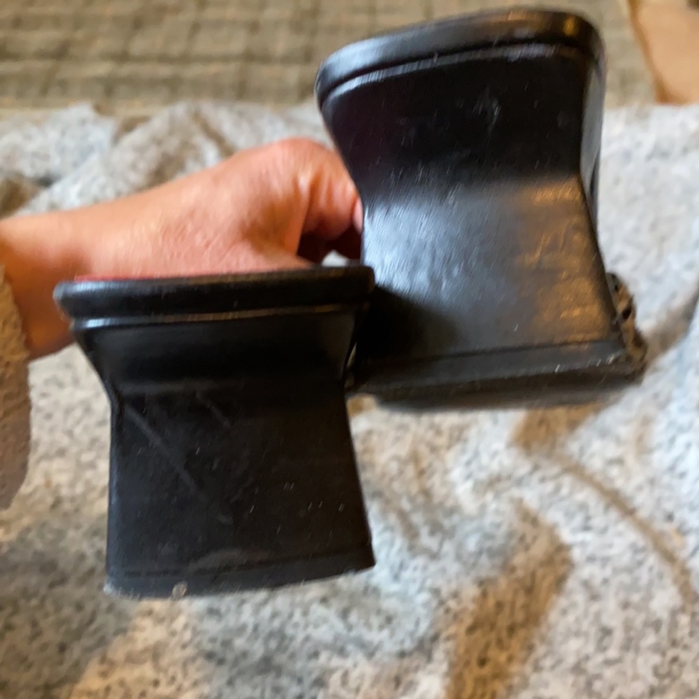 Sandals - Picture 4 of 5